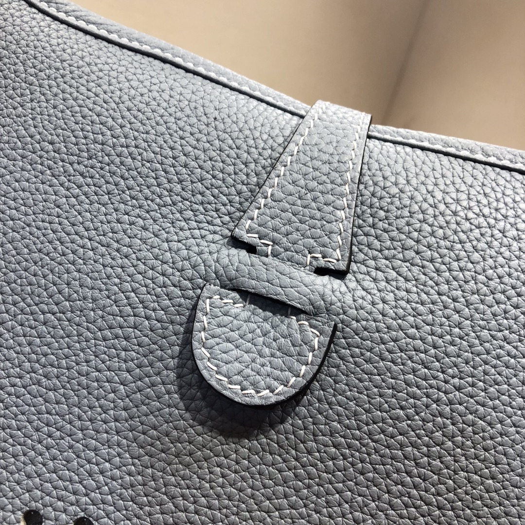 Hermes Evelyne III 29 PM Shoulder Bag In Grey Clemence Leather